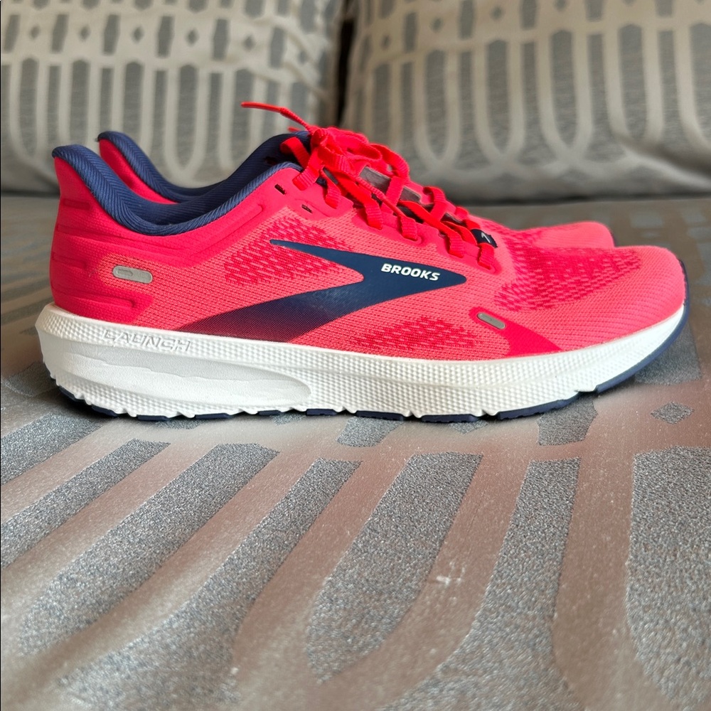 Brooks Running Shoes - Picture 3 of 4